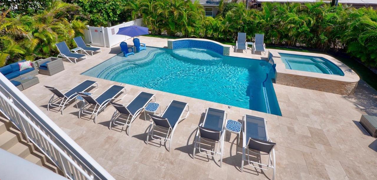 Beautiful 1 Bedroom Steps To The Beach! Appartement *
